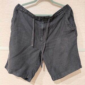 VINCE Men Black Shorts in Sz. LARGE